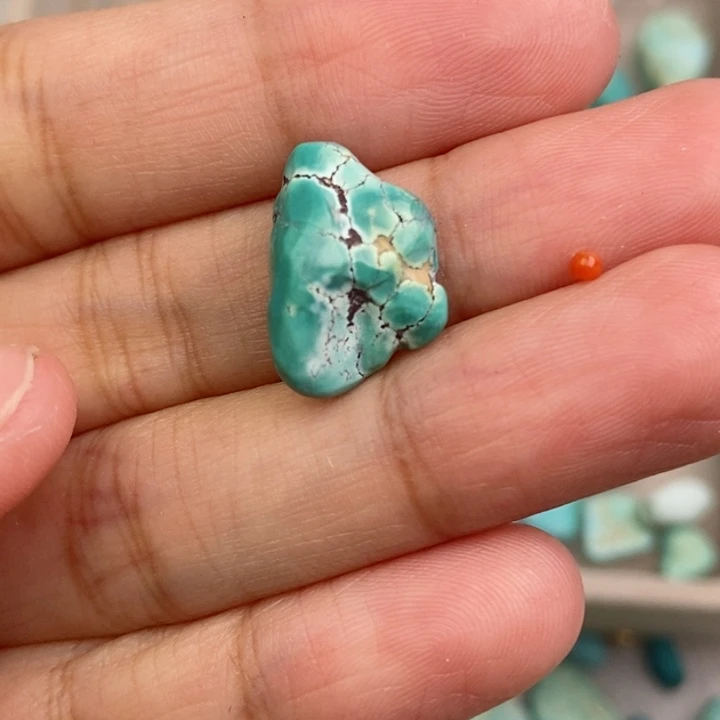 南红玛瑙未镶嵌珠宝奇石