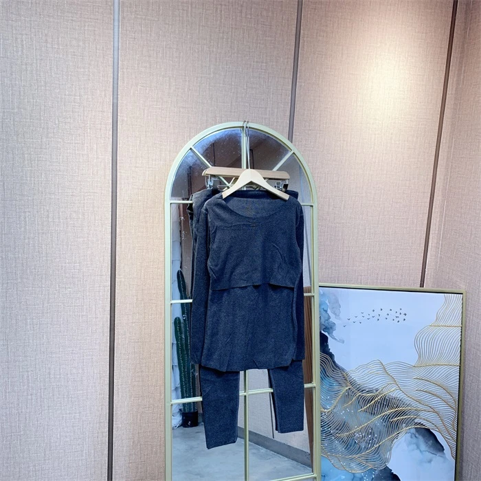 O233黑灰色德绒孕妇秋衣哺乳两件套 M90-120L130XL140XXL150