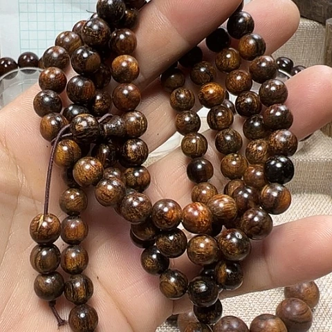 贡木湘**儿印贡火焰纹0.8*108颗高油