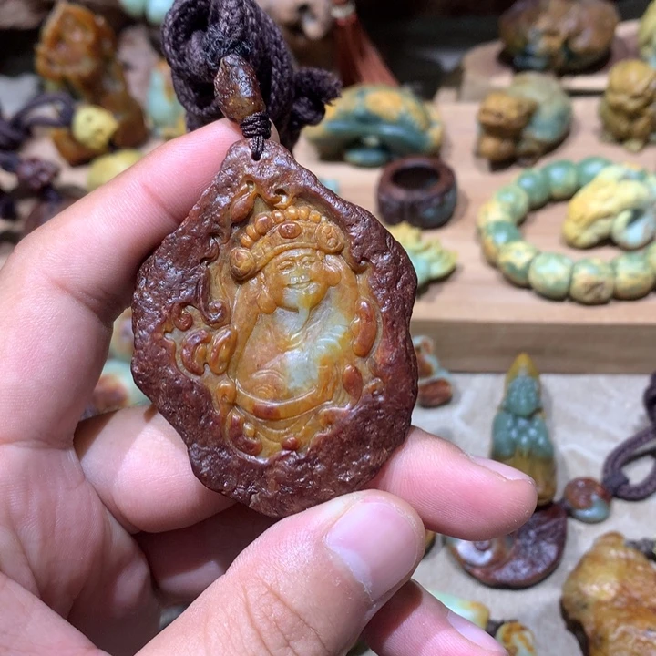 未镶嵌岫岩河磨玉（透闪石质玉）挂件