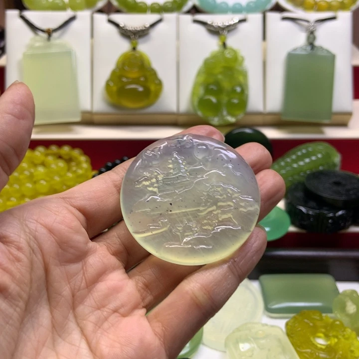 蛇纹石玉未镶嵌颈饰