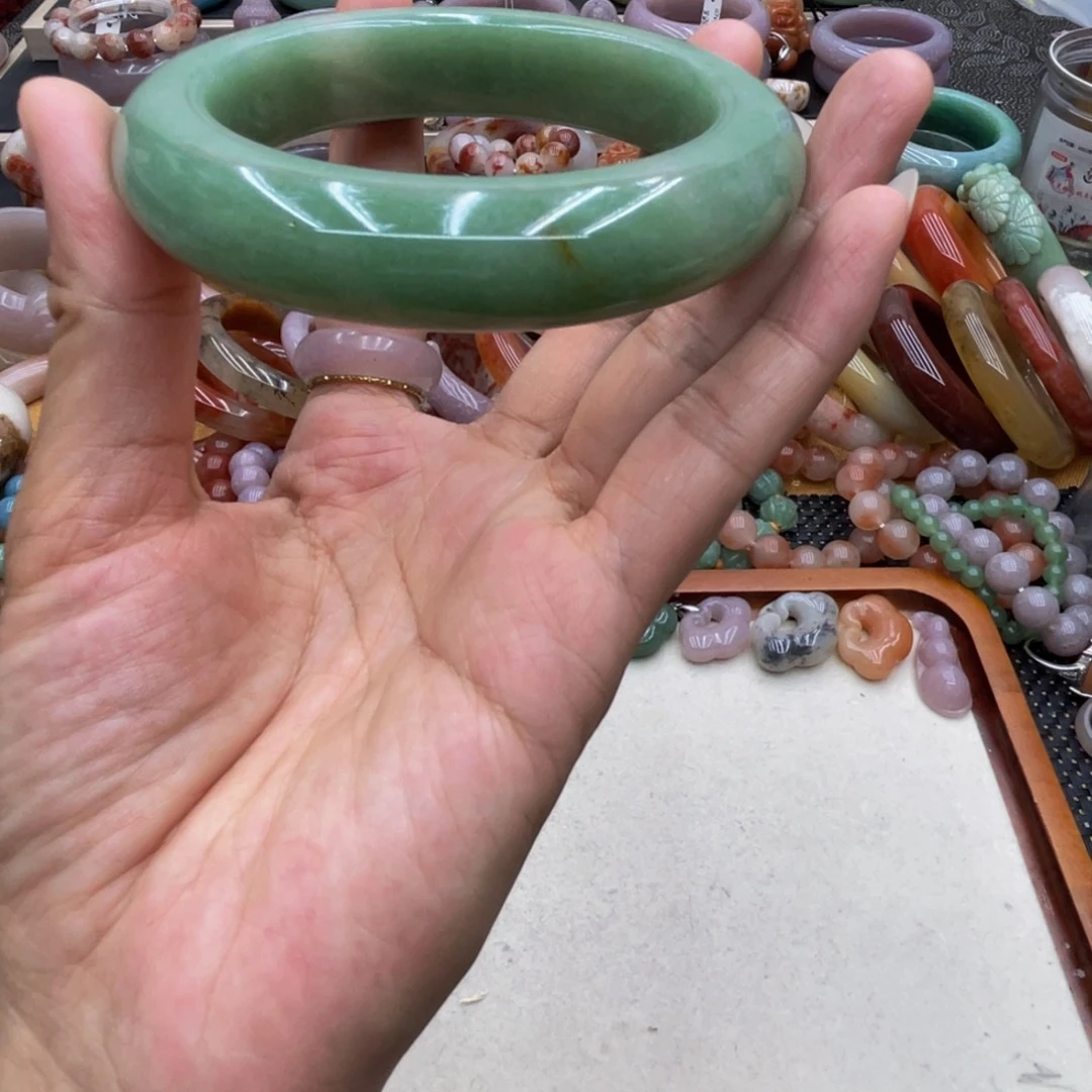 未镶嵌60圈口石英质玉