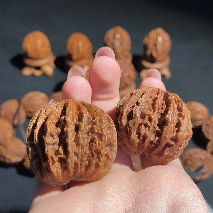 文玩核桃把件球连体