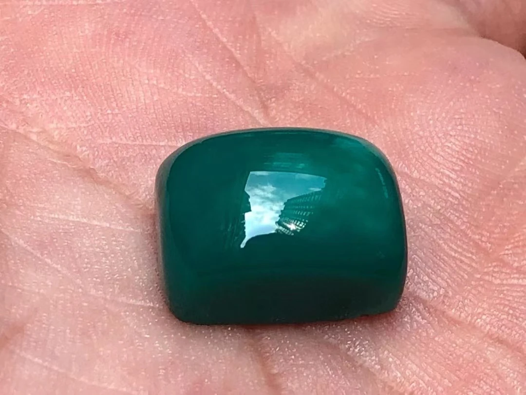 地狱色系玉化天然老油绿绿松石面包戒面，干净无线，高瓷高色
