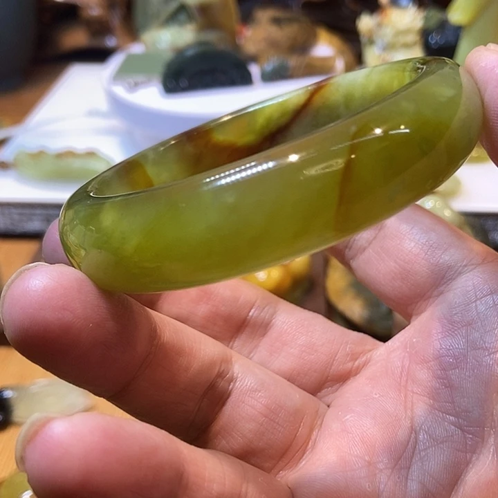 岫玉未镶嵌珠宝奇石