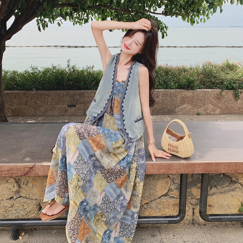印花拼接吊带连衣裙刺绣牛仔马甲套装2025夏季艺术感度假风两件套