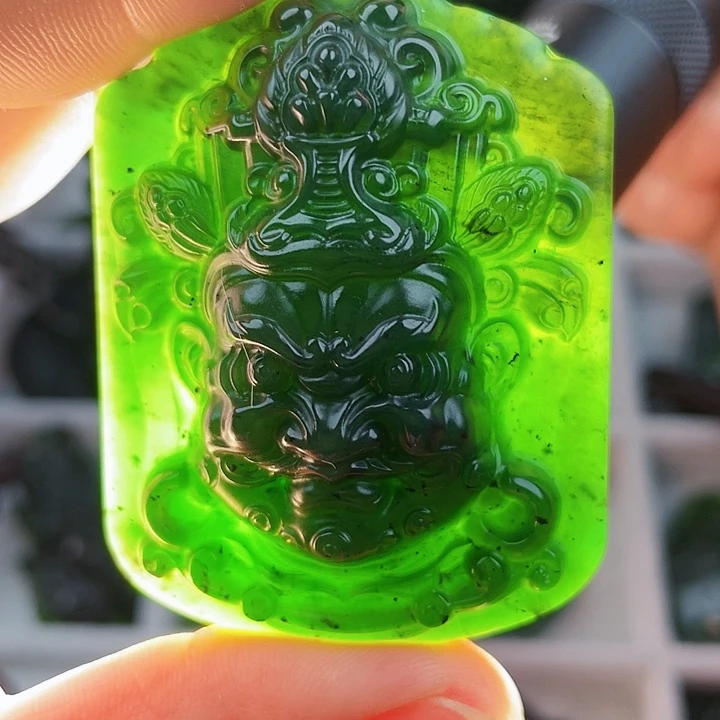 蛇纹石玉未镶嵌挂件