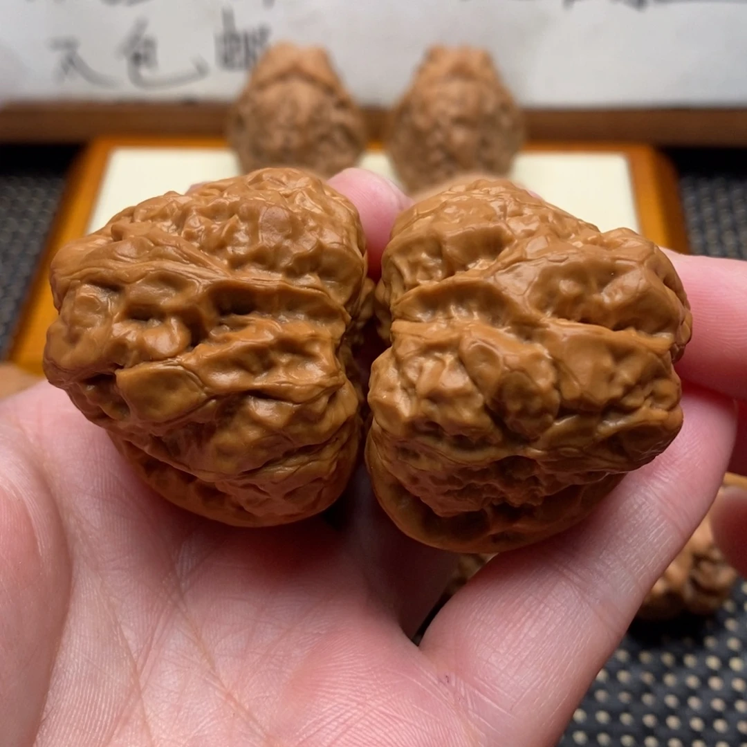 ***墩把件文玩核桃三角边40左右