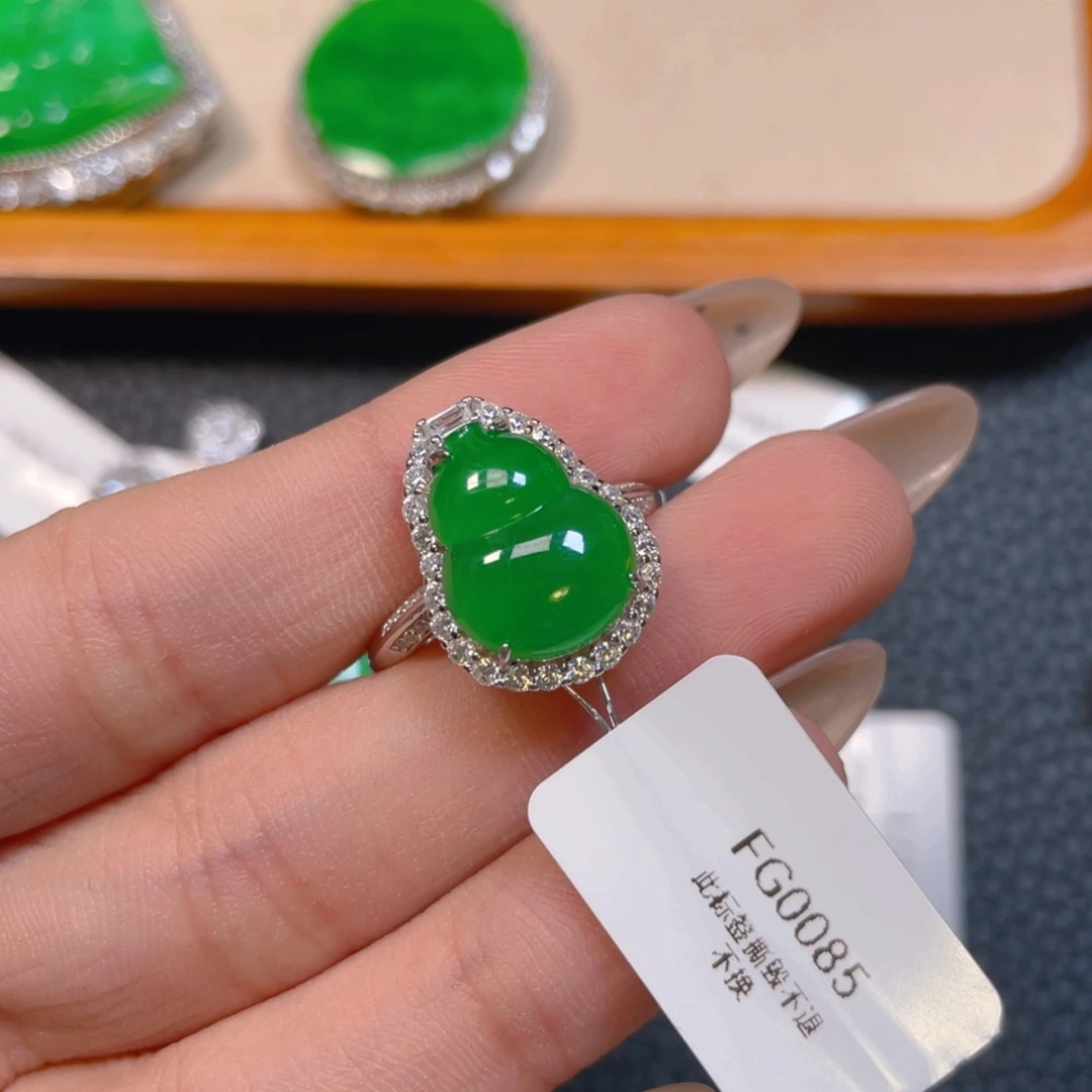 【闪购商品】翡翠银S925镶嵌颈饰我****麻翡翠