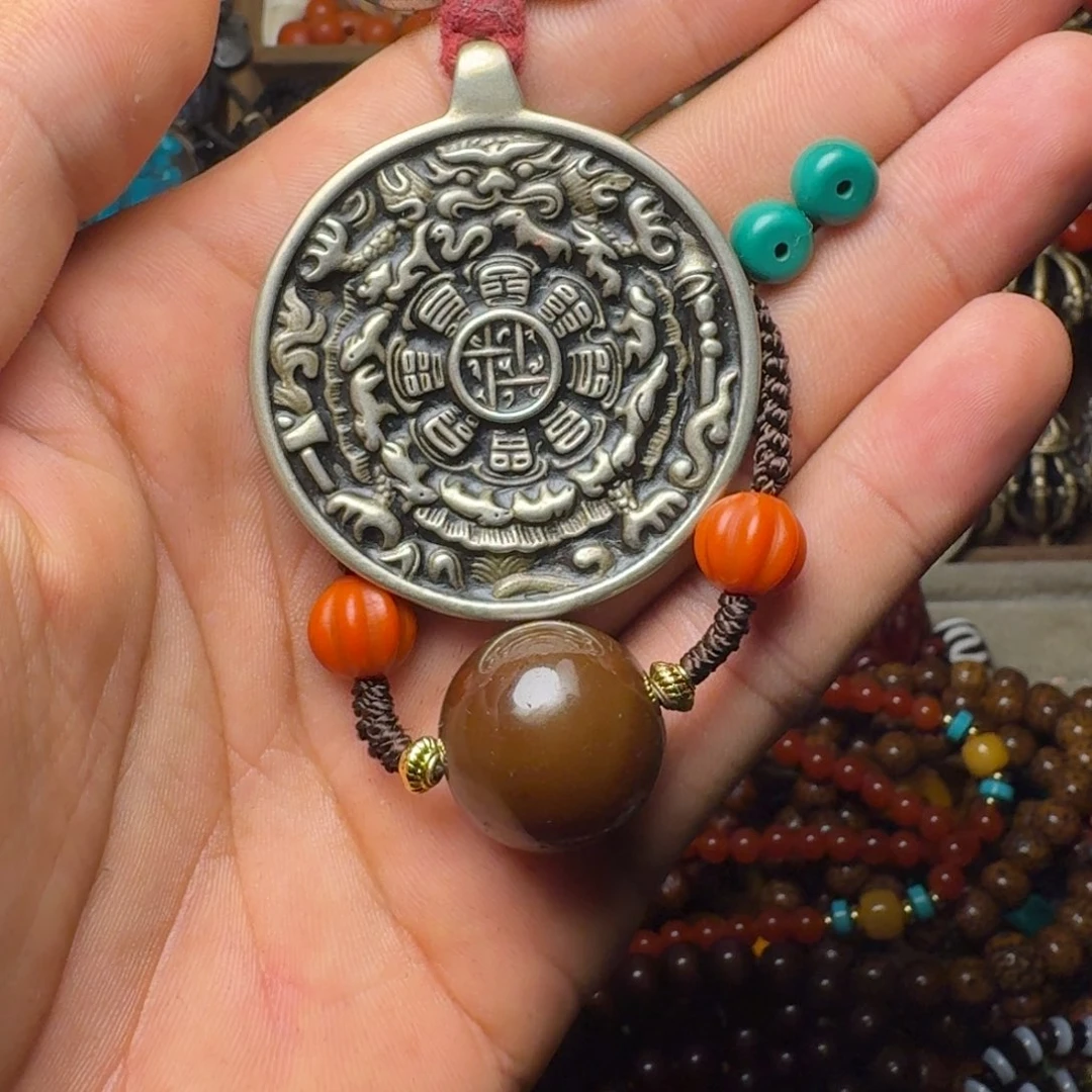 小***与白利马铜九宫锁骨链