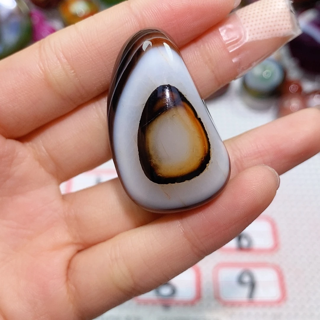 幸***福玛瑙/玉髓未镶嵌珠宝奇石