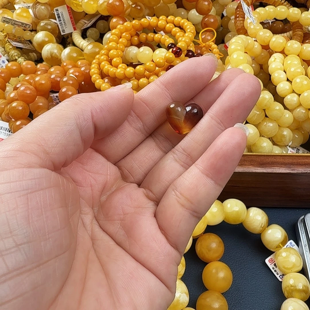 琥珀未镶嵌珠宝奇石