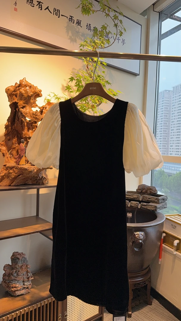 REMI[泡泡袖白袖连衣裙]新品高端桑蚕丝丝绒法式泡泡袖连衣裙