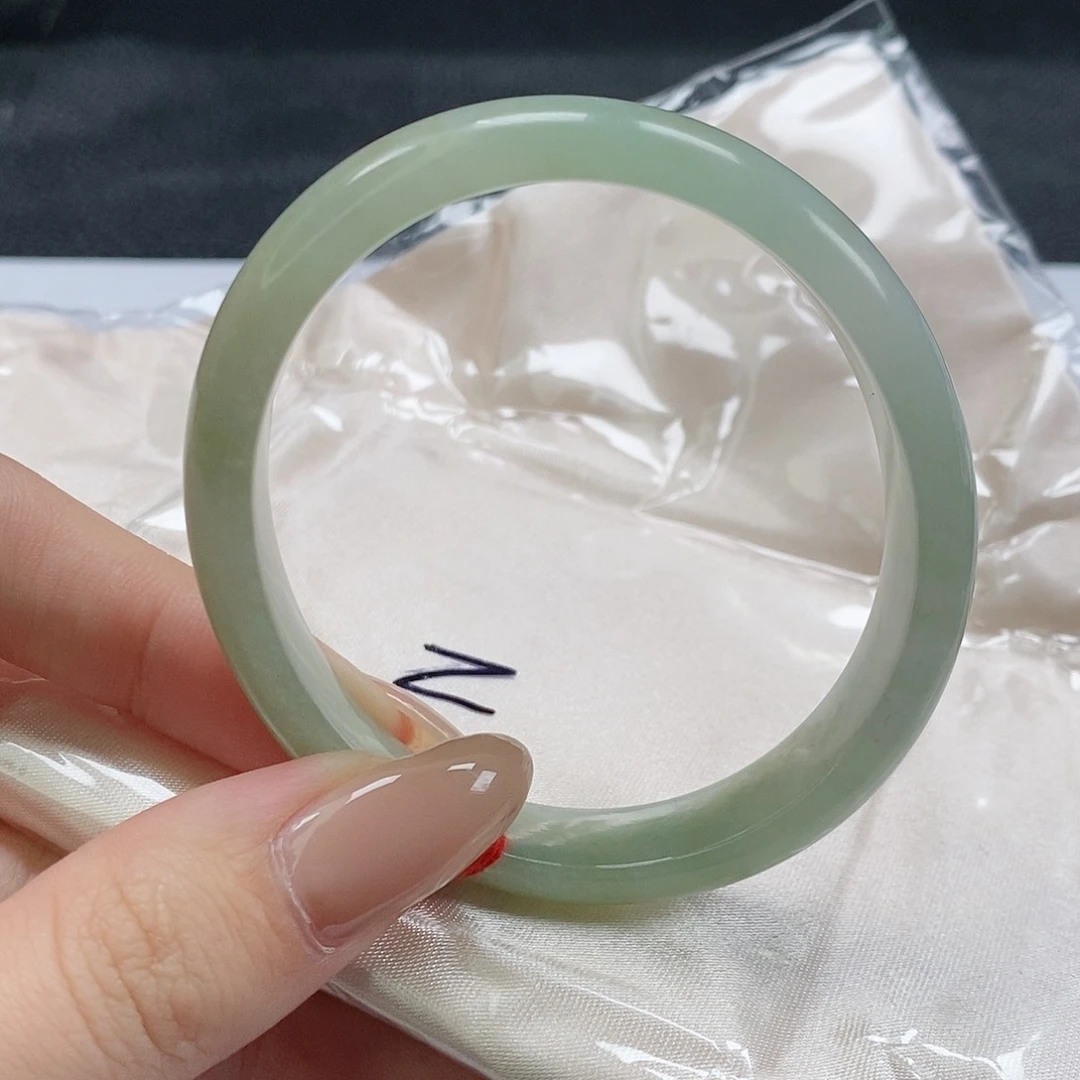 【闪购商品】翡翠手镯（贵妃镯）未镶嵌423号