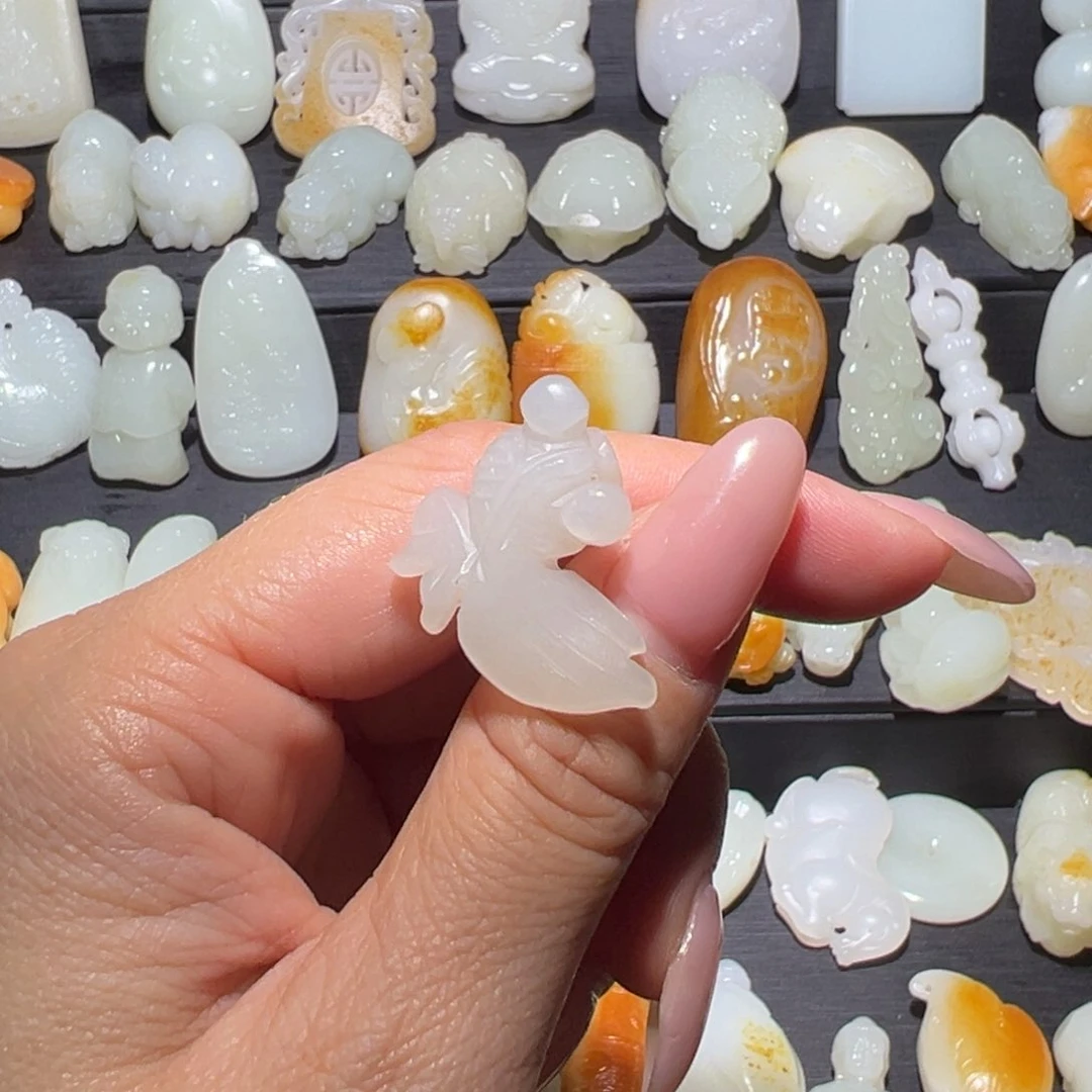 颈饰未镶嵌和田玉