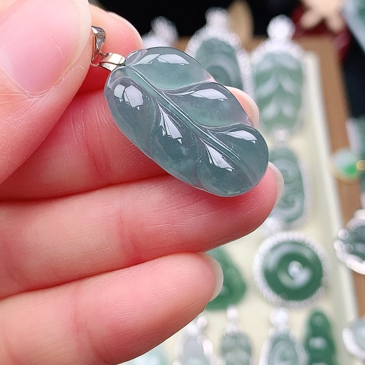 颈饰未镶嵌翡翠吊坠