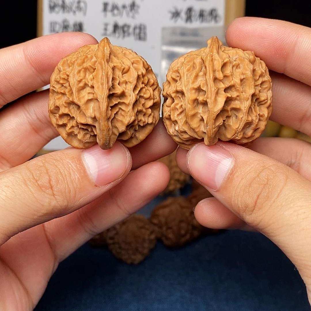 文玩核桃吊坠苹果园