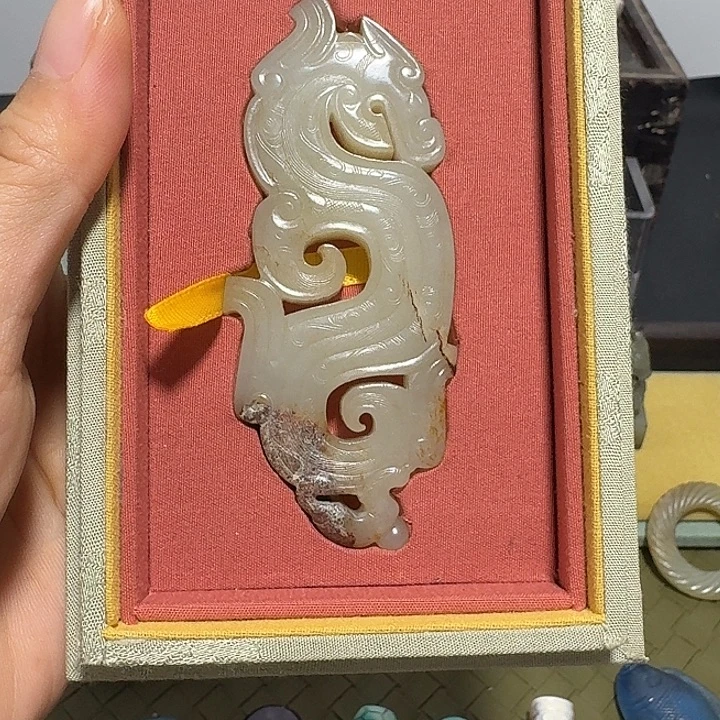 上***演和田玉未镶嵌颈饰