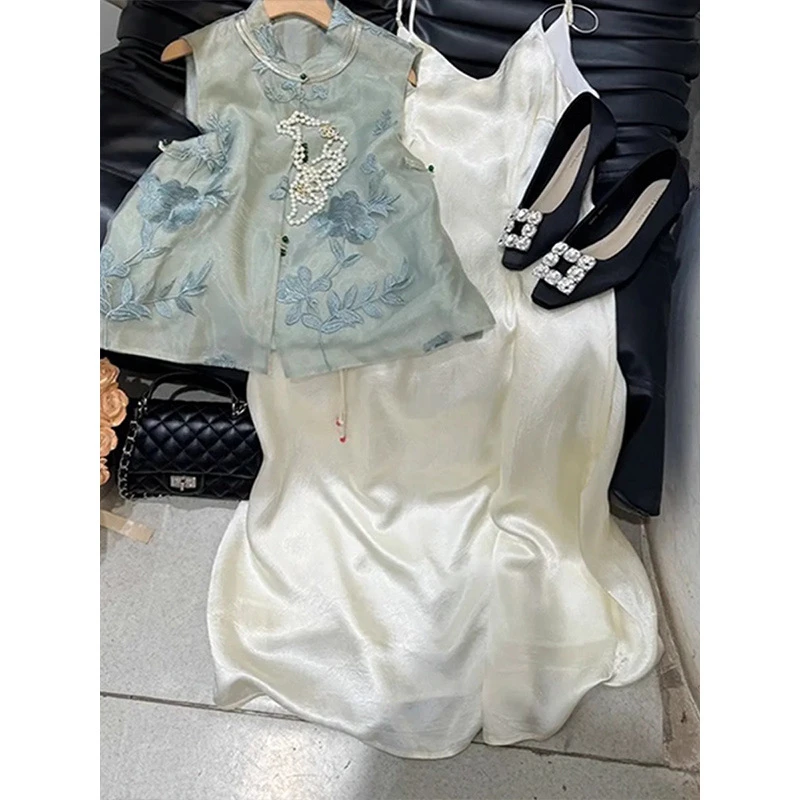 2025年夏季新款防晒宽松薄款开衫蓝色马甲新中式外披吊带裙两件套