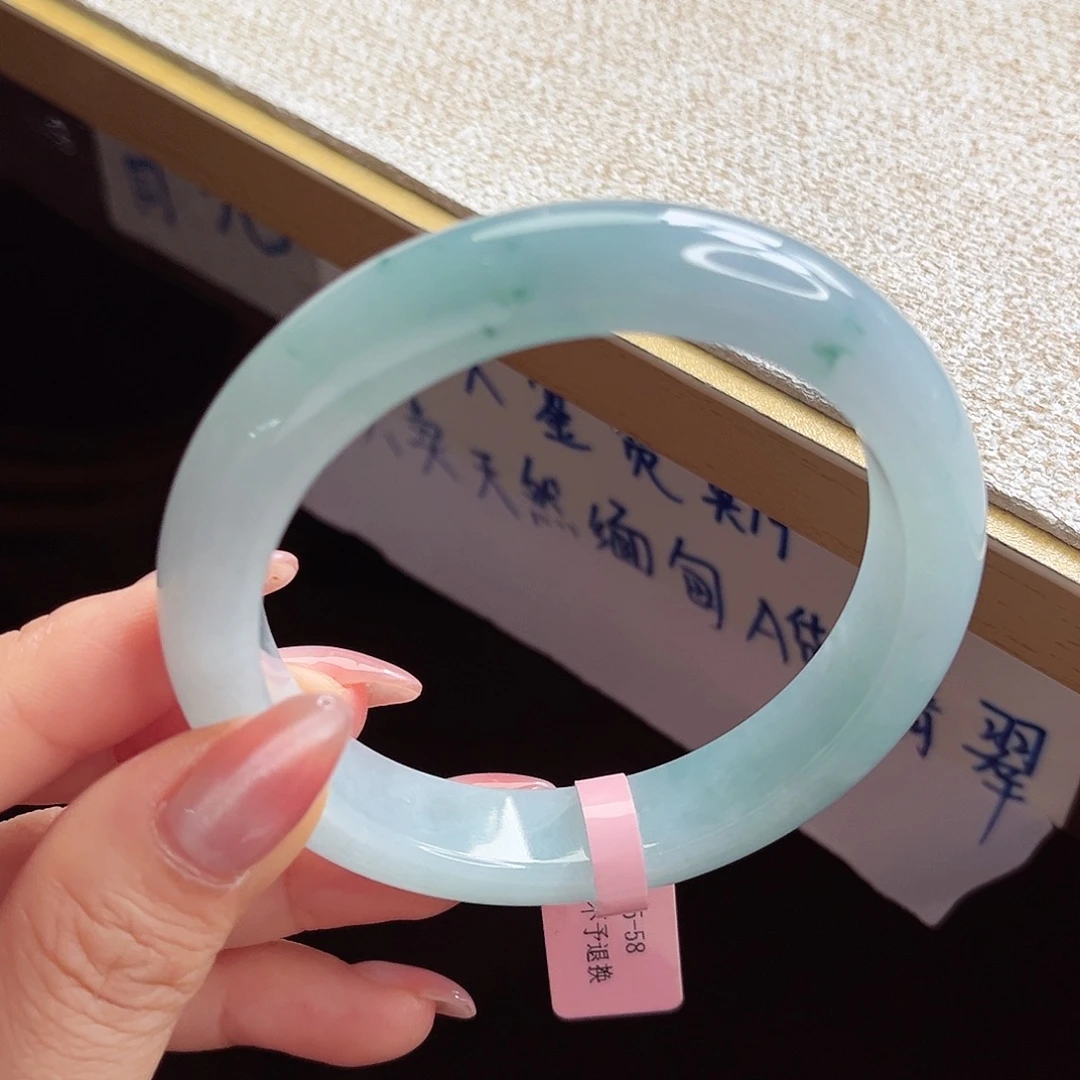 翡翠未镶嵌手镯手镯