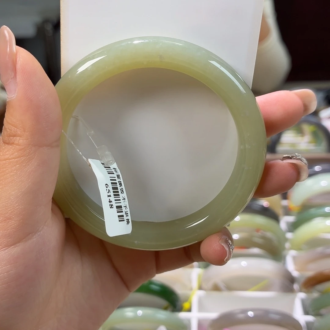 和田玉手镯未镶嵌56.1    23