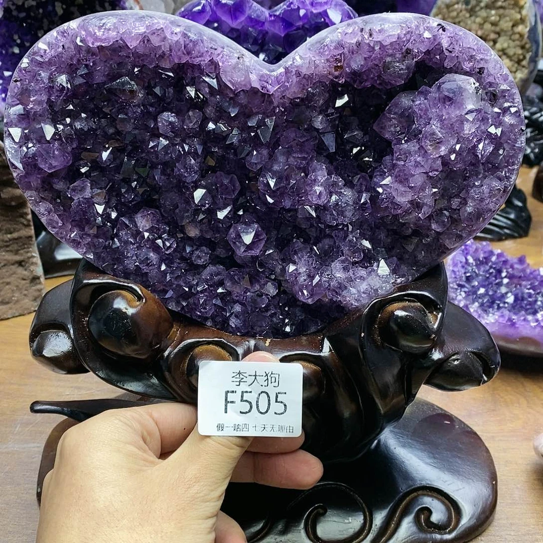 乐***儿紫晶大型摆件（非配饰）未镶嵌