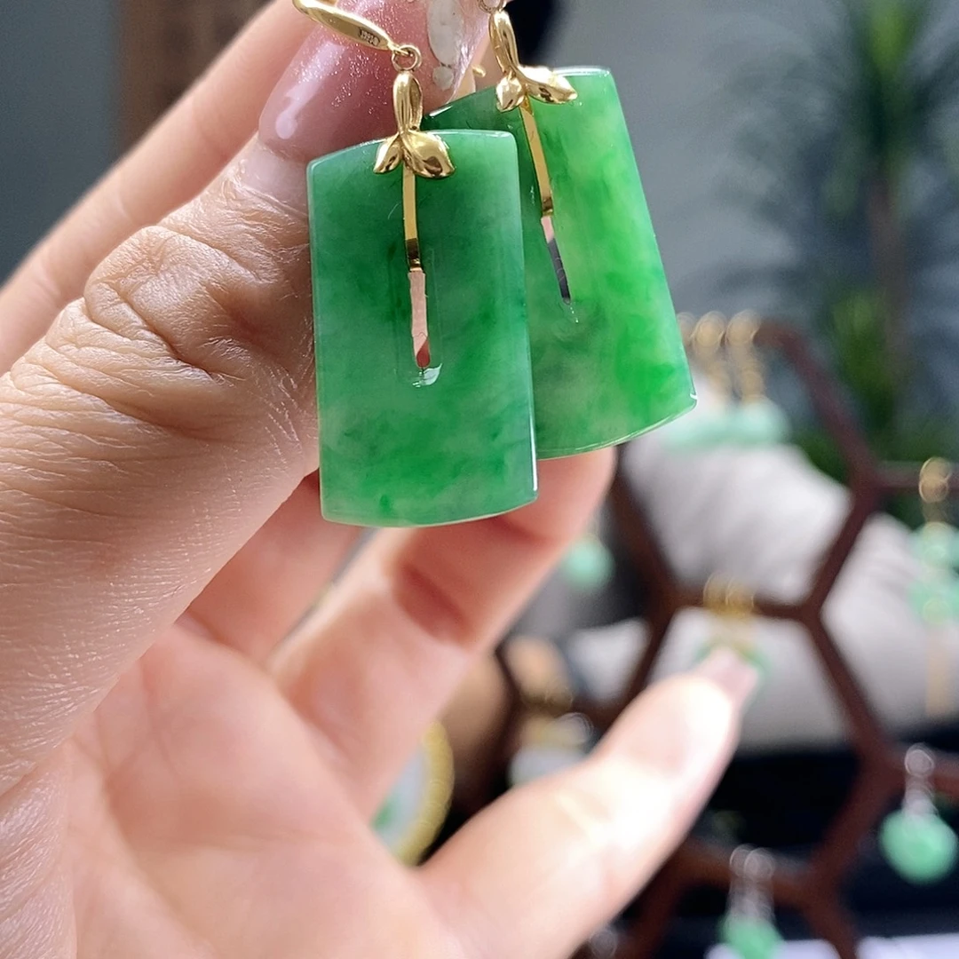 翡翠耳饰18K金镶嵌翡翠