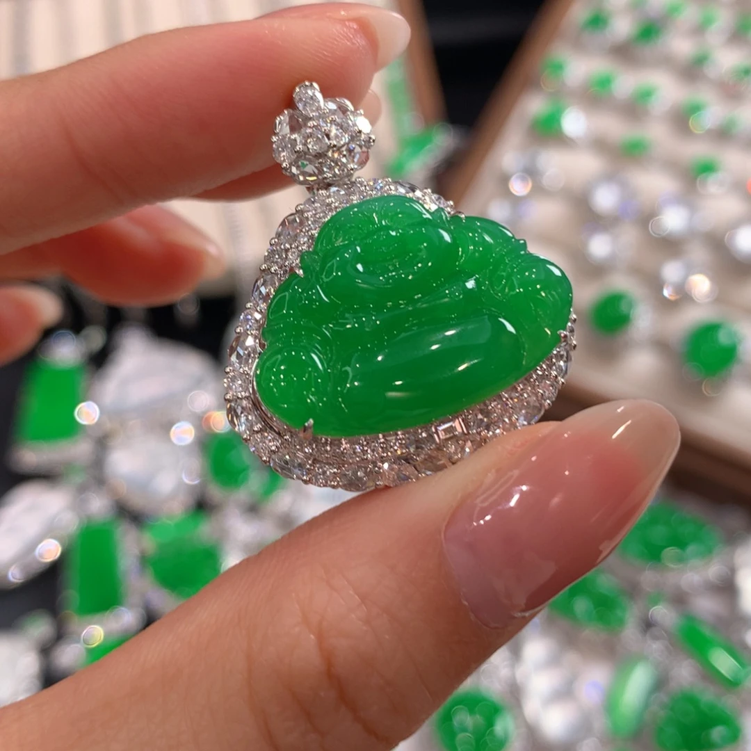 翡翠18K金镶嵌颈饰佛公