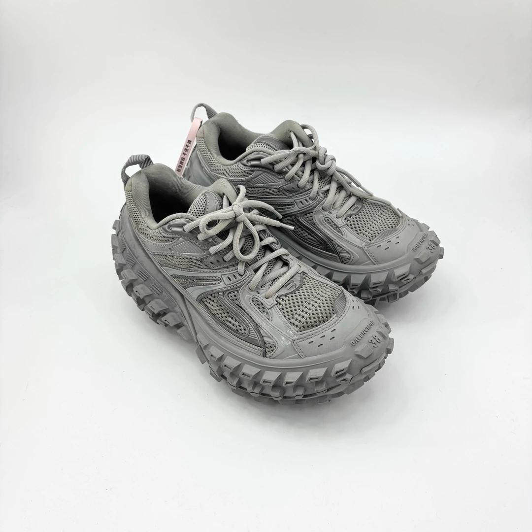 99新 Balenciaga/巴黎世家 38码/做旧灰色轮胎鞋/TT0602