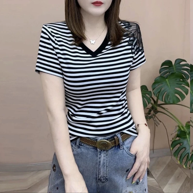 啄木鸟通勤洋气百搭短袖2025年夏季新款妈妈装上衣中老年条纹T恤