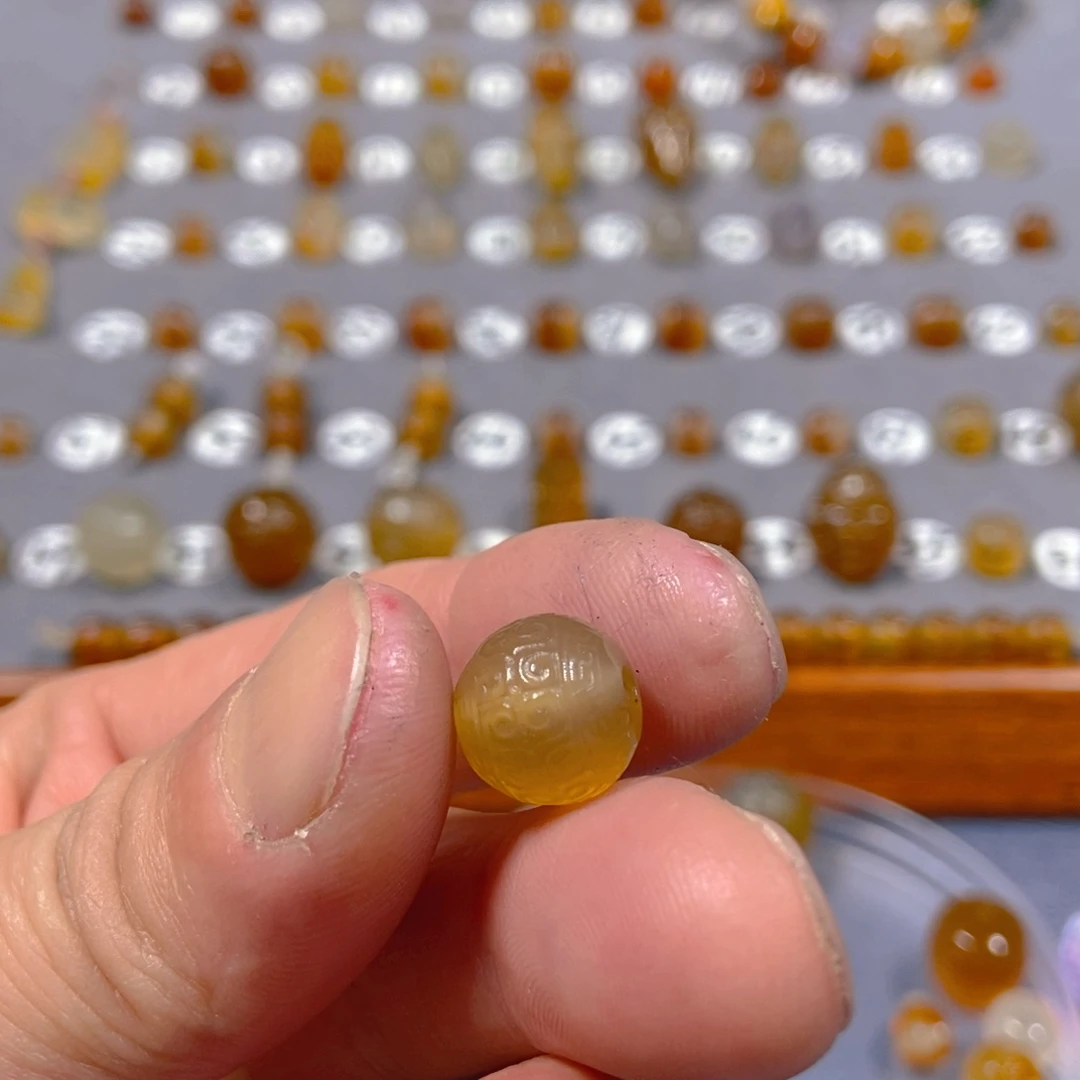 鸥***果玛瑙/玉髓合金颈饰珠