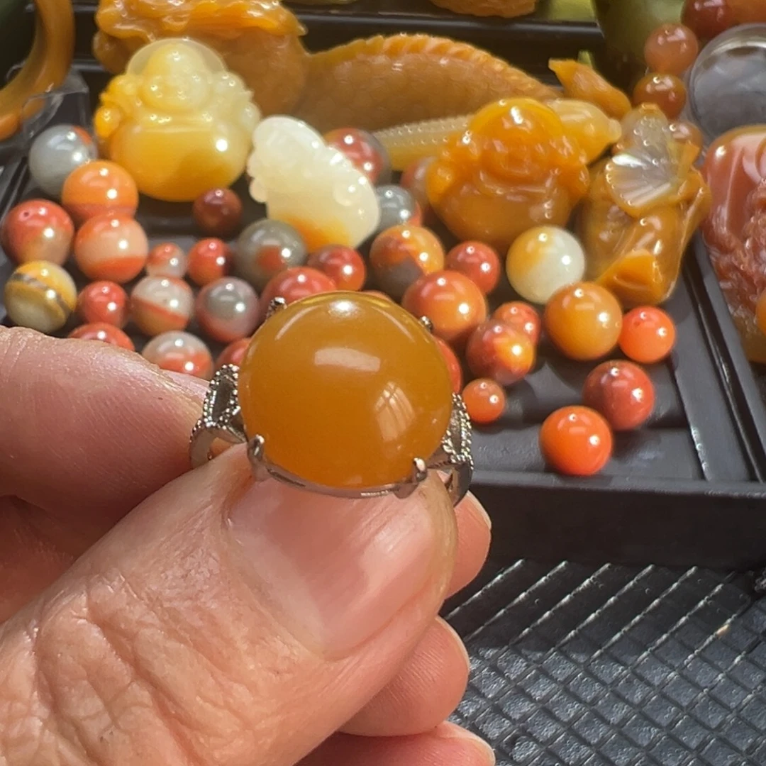 石英质玉未镶嵌颈饰