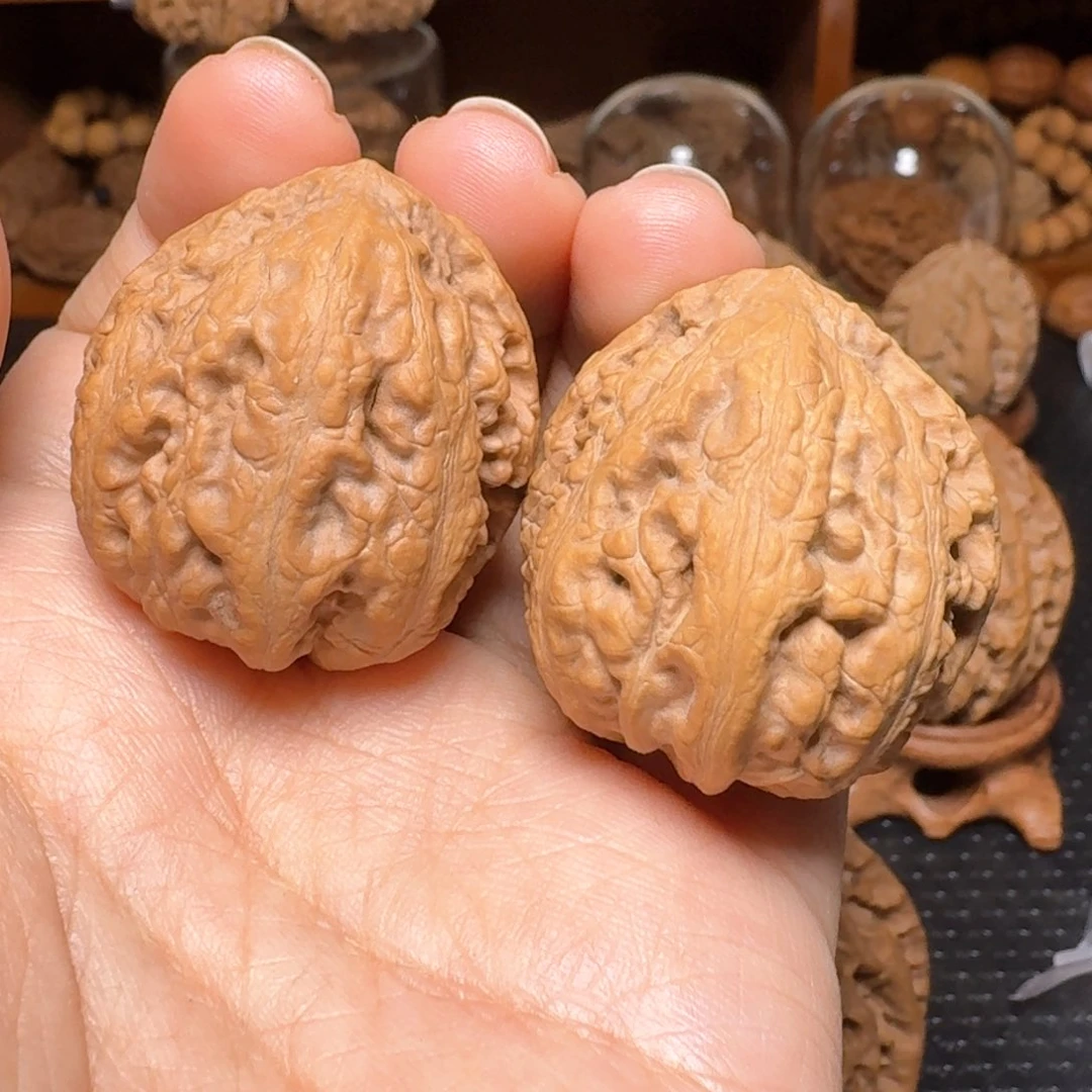 文玩核桃把件龙珠