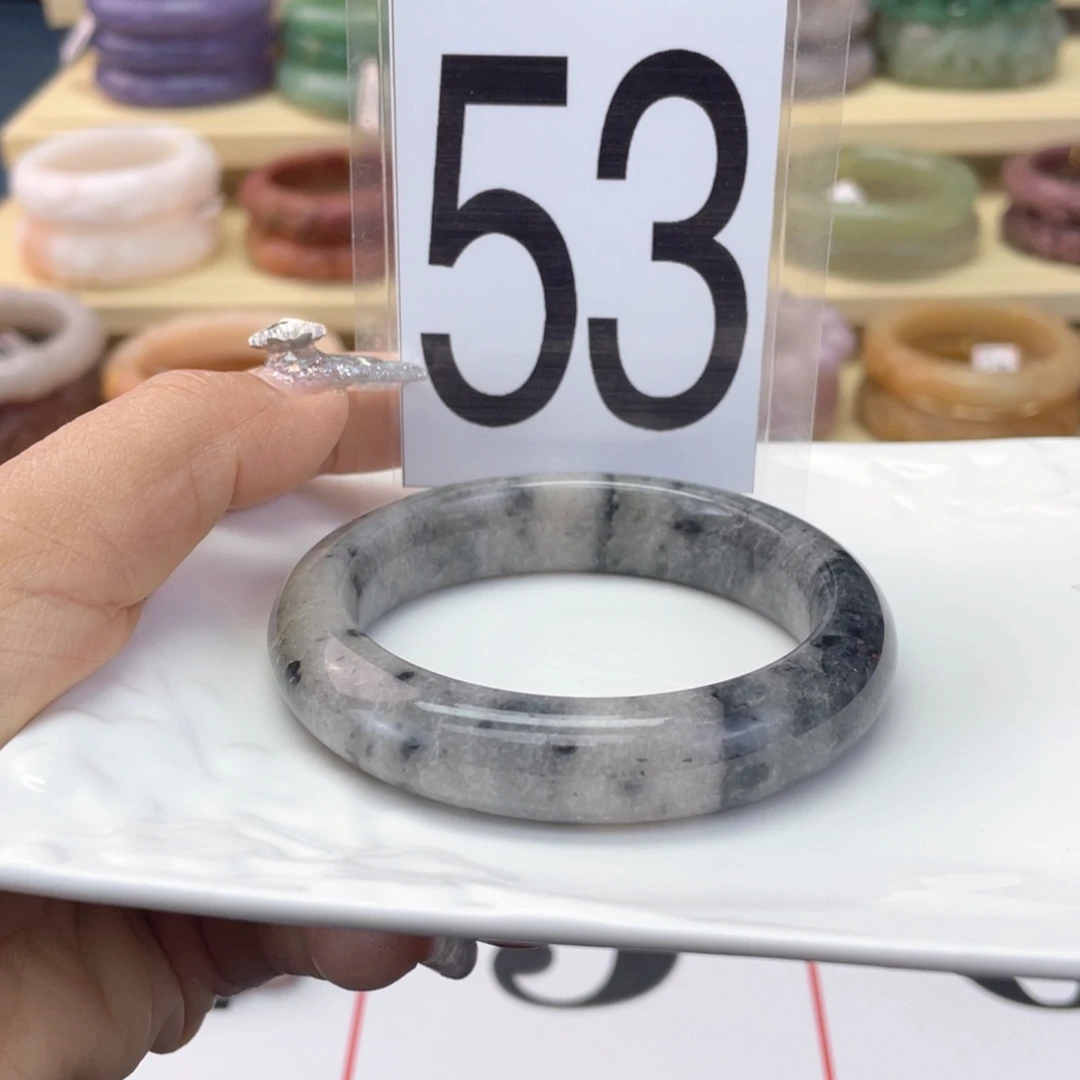 石英岩玉未镶嵌手镯