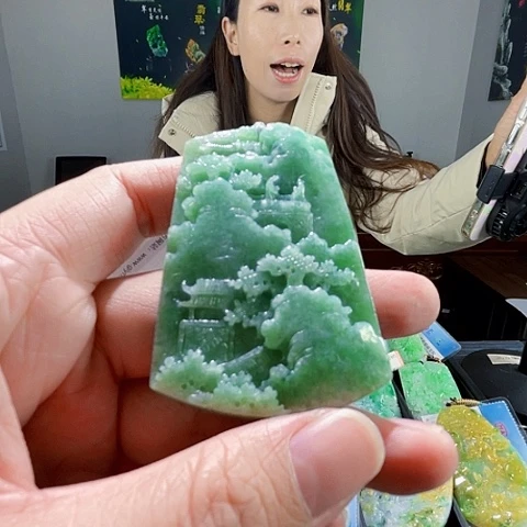翡翠未镶嵌颈饰翡翠