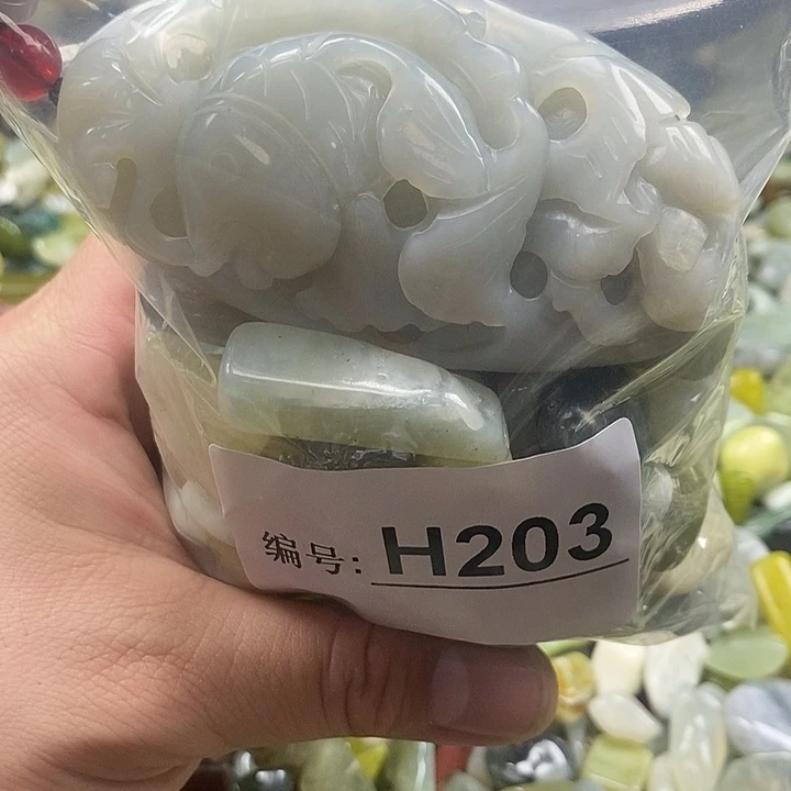 岫玉鱼缸石未镶嵌