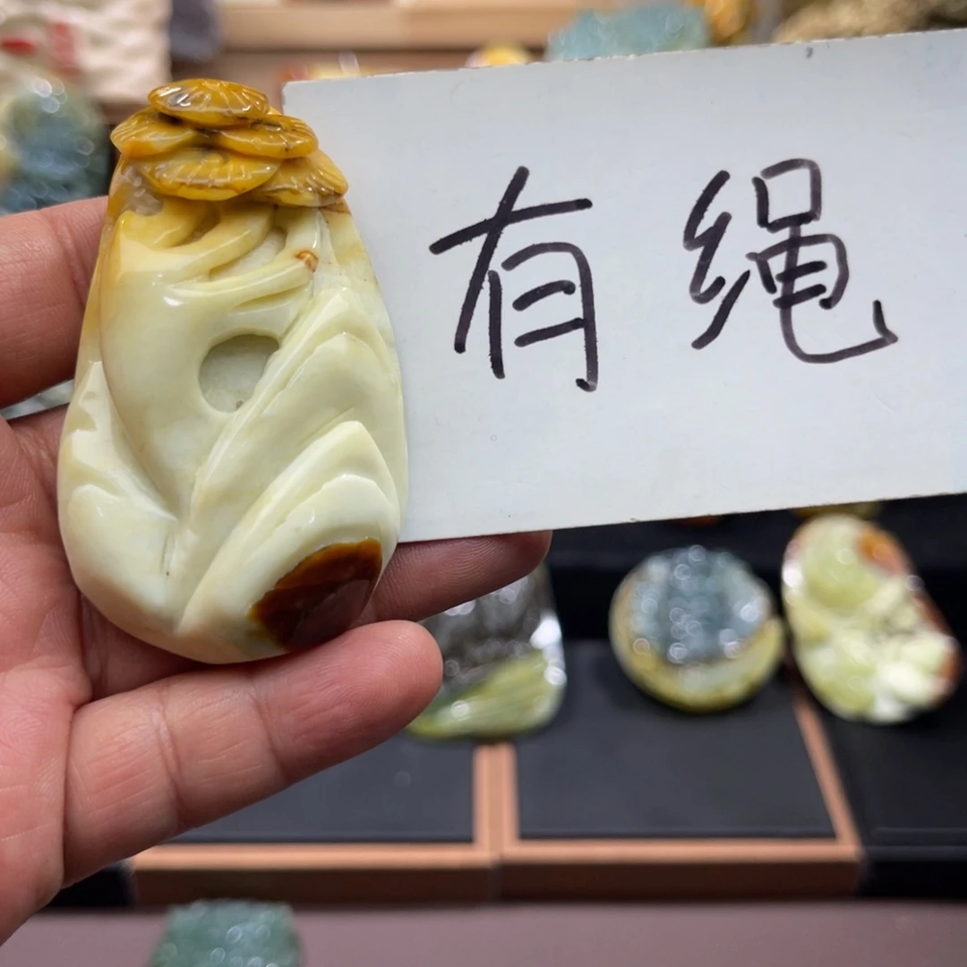 蛇纹石玉未镶嵌颈饰