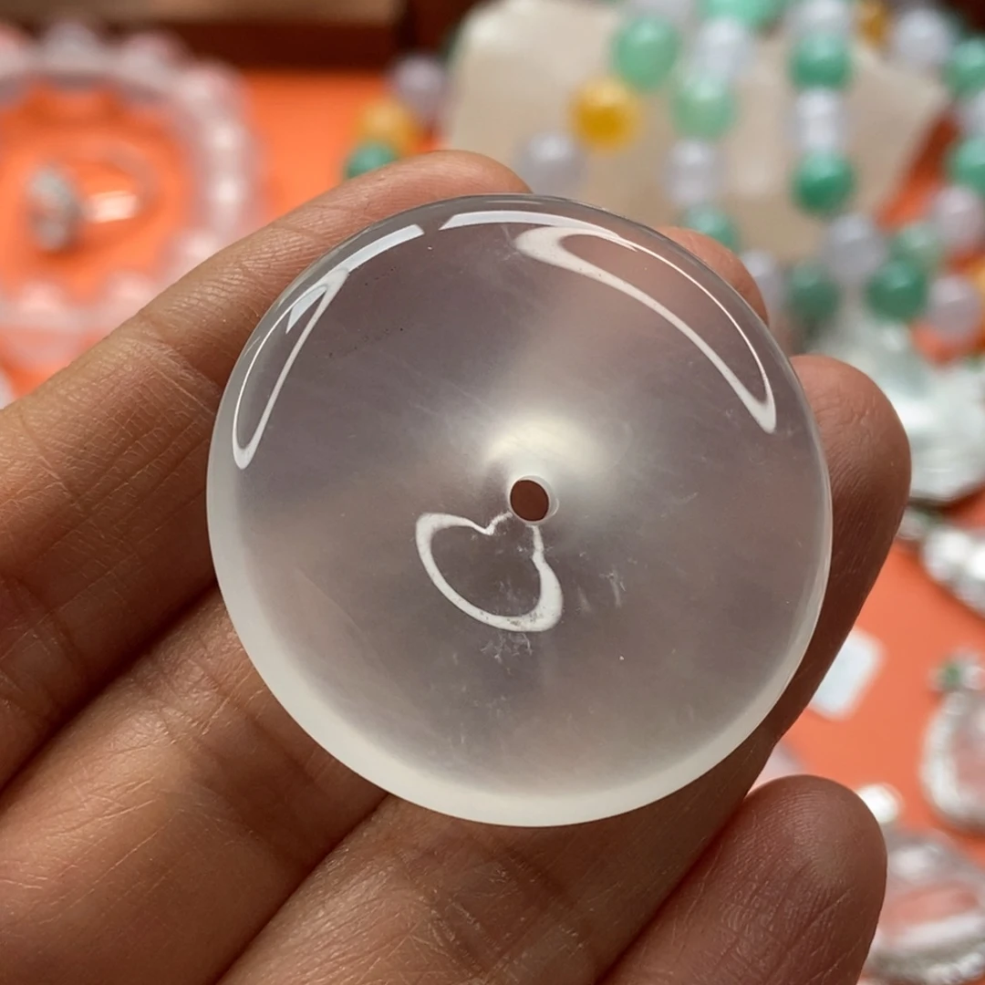 石英质玉颈饰未镶嵌