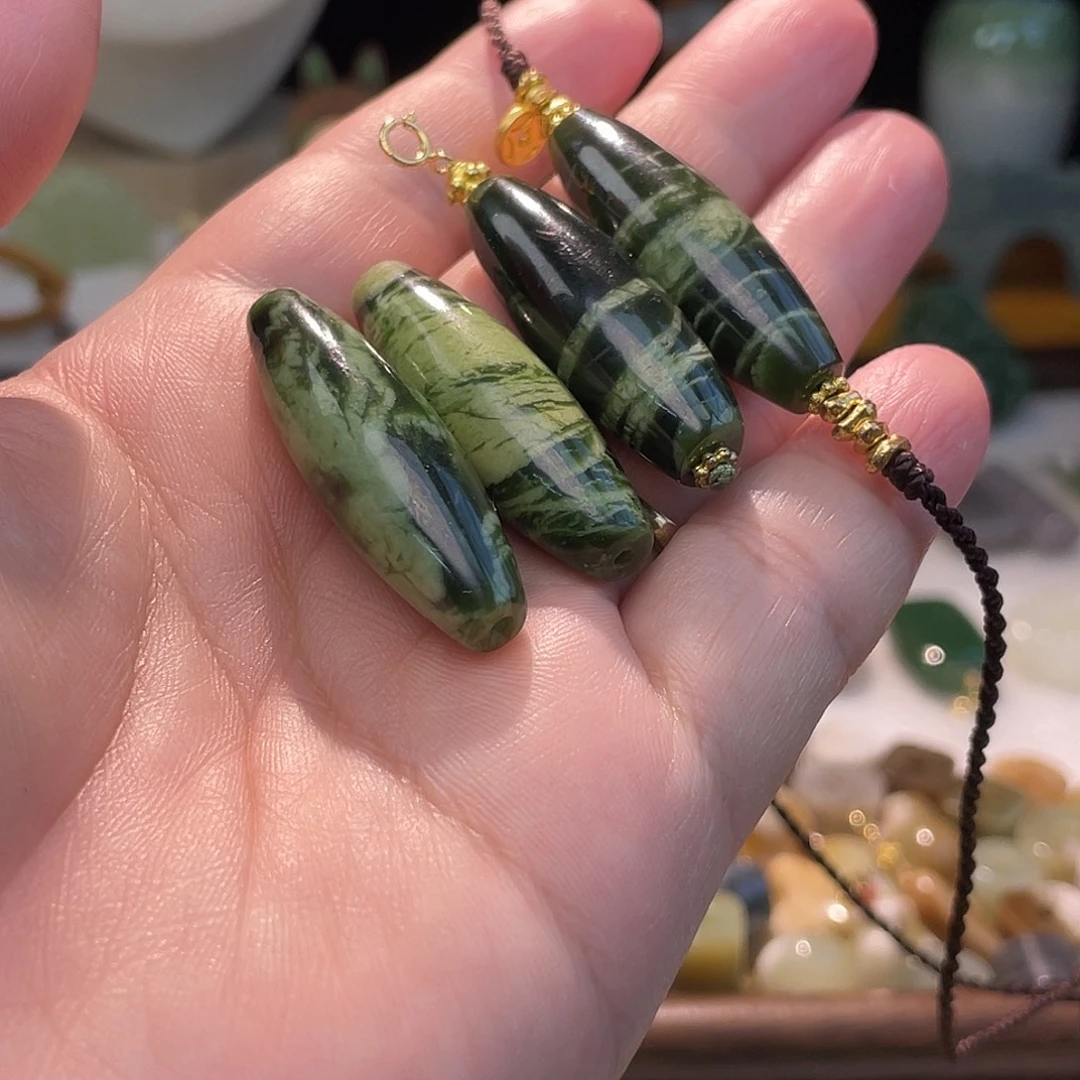 和田玉未镶嵌颈饰发1