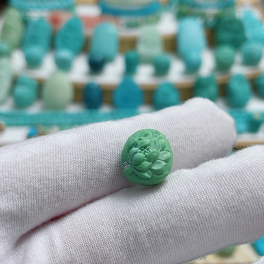 绿松石未镶嵌珠宝奇石