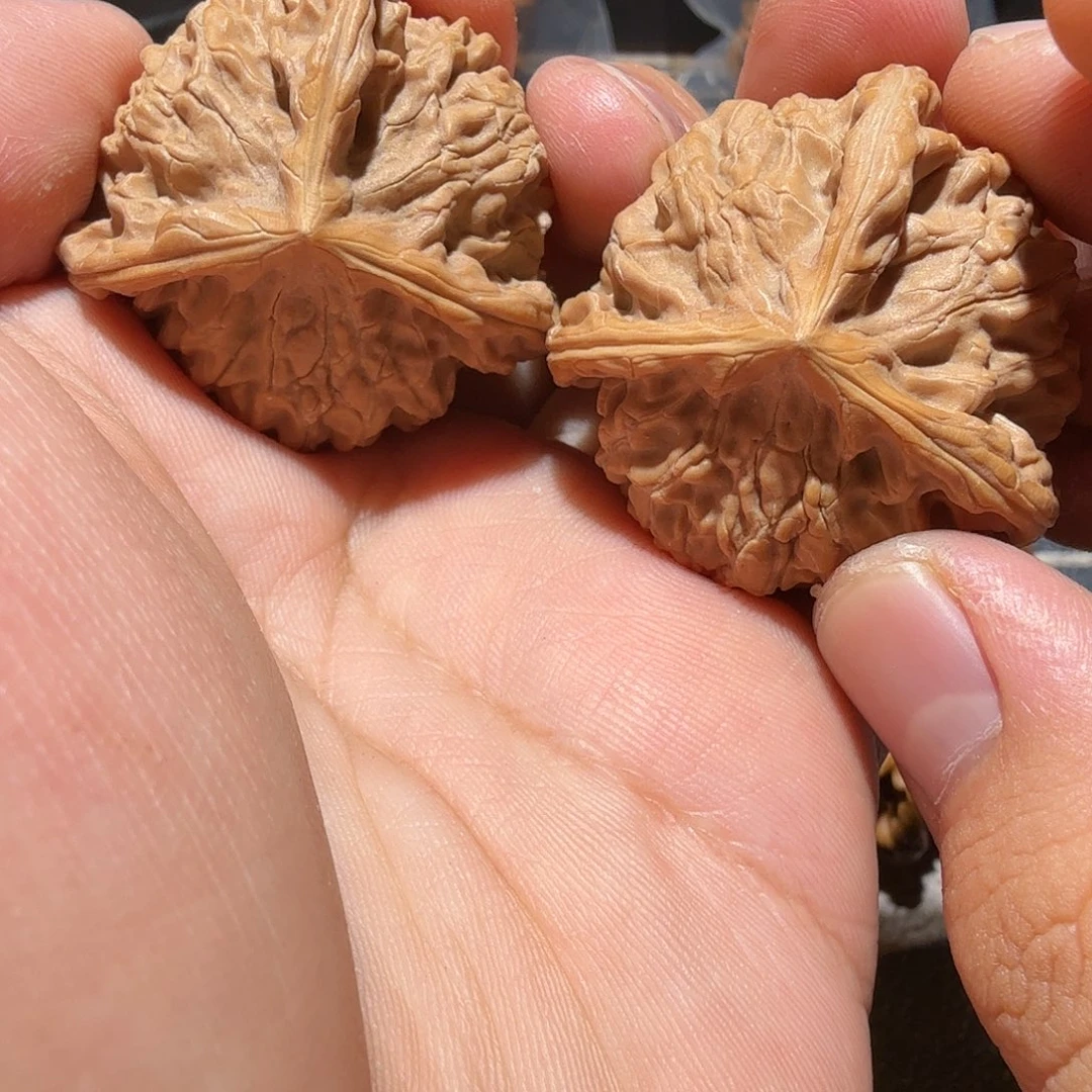 文玩核桃吊坠公子帽三棱