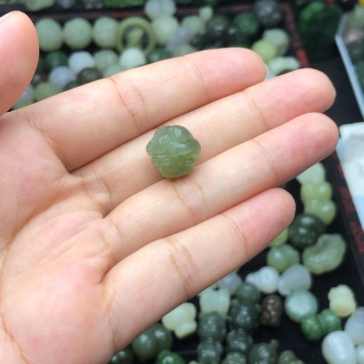 *****颈饰未镶嵌和田玉