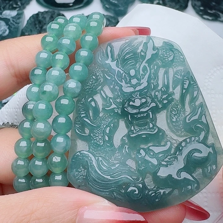 颈饰未镶嵌翡翠天然的A货翡翠多样性发其一