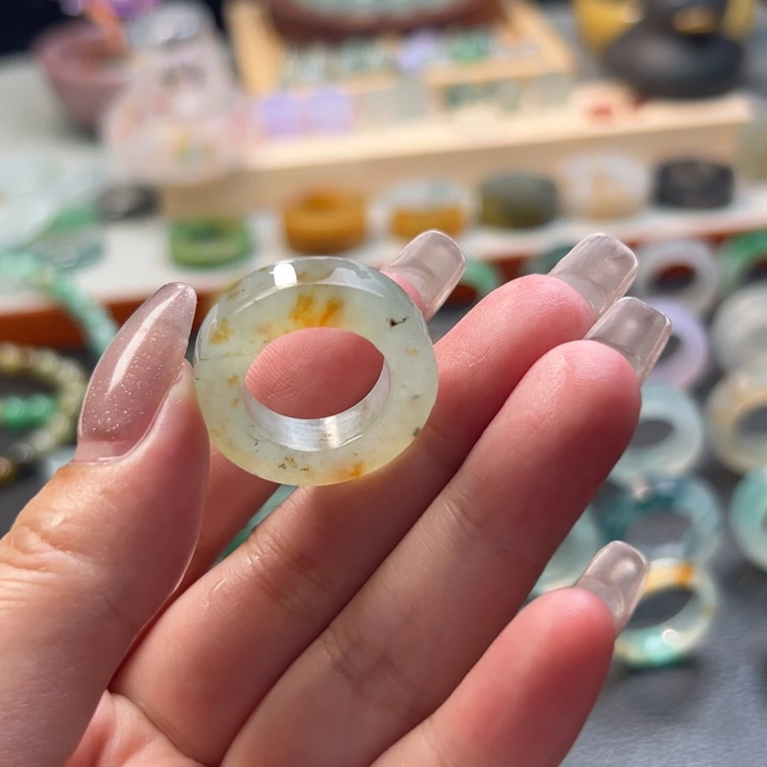 定制翡翠翡翠有色点未镶嵌允*