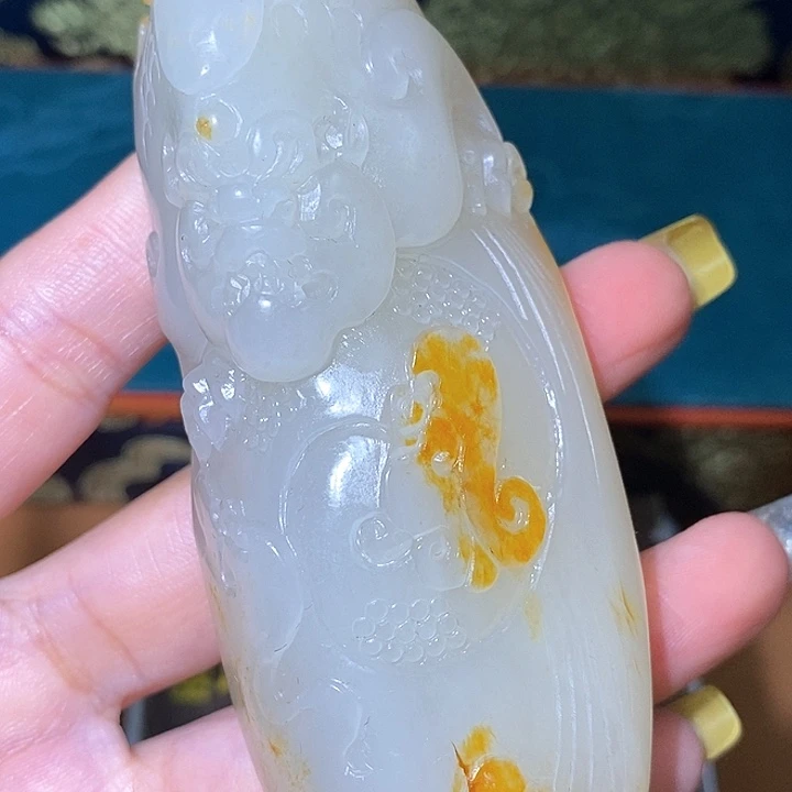 橙***意颈饰未镶嵌和田玉