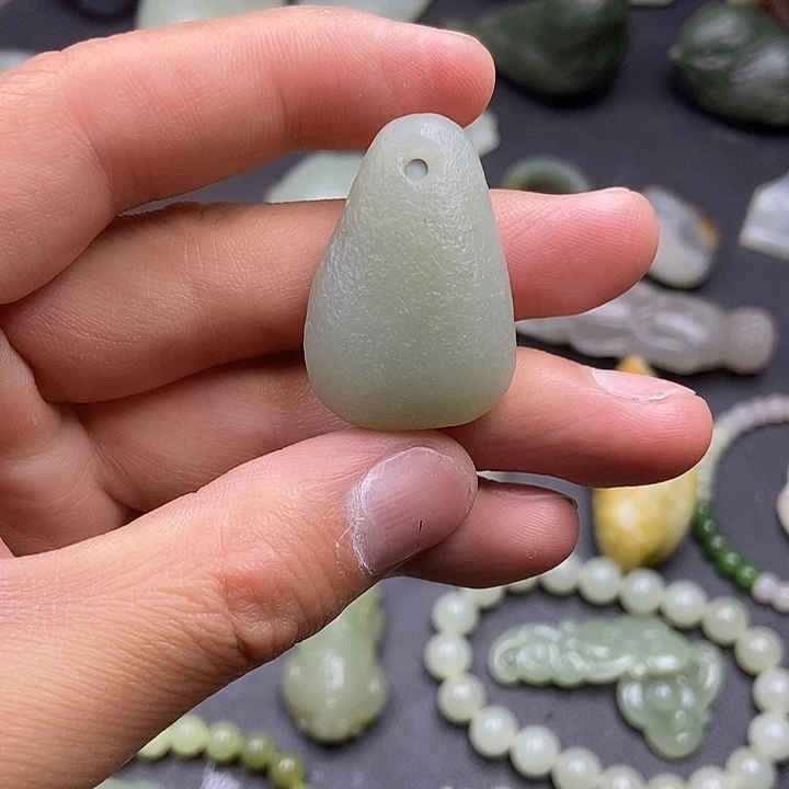 未镶嵌和田玉挂件
