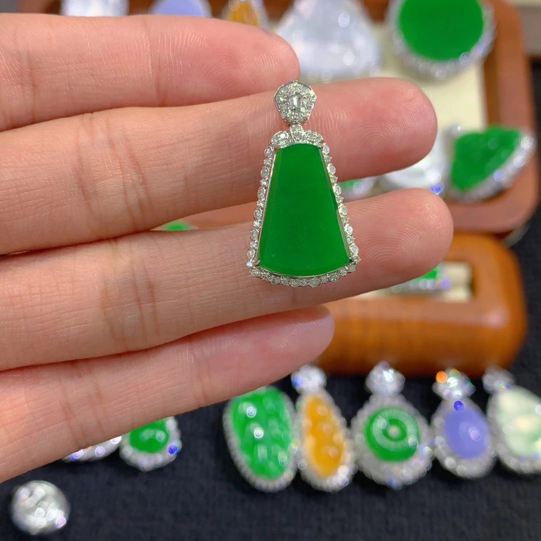 翡翠18K金镶嵌吊坠(不含链)无事牌