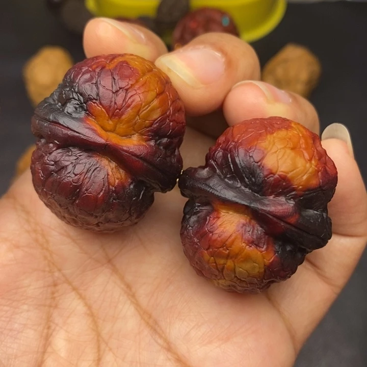 文玩核桃吊坠39尺帝王筋元宝