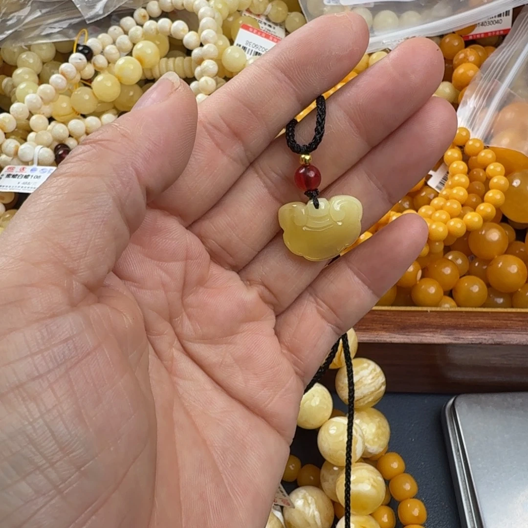 琥珀未镶嵌珠宝奇石