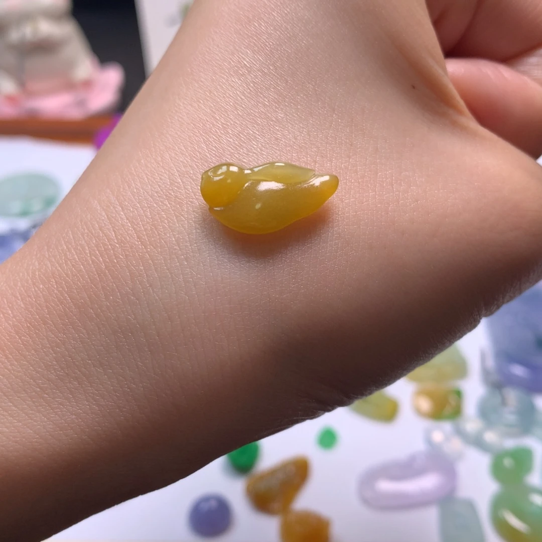 定制翡翠未镶嵌兔子